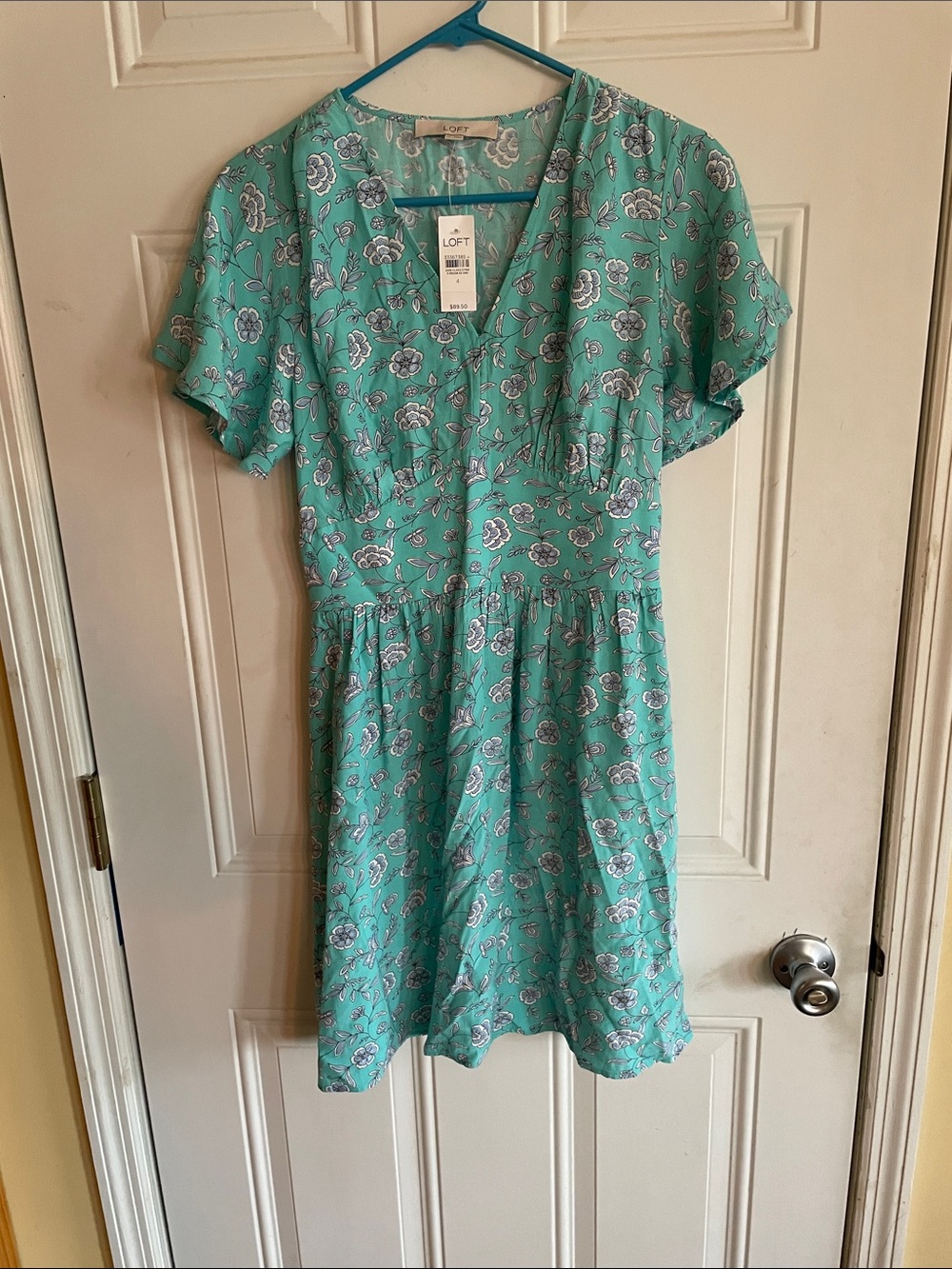 LOFT Mint Green Floral V-Neck Short Sleeve Dress NWT
